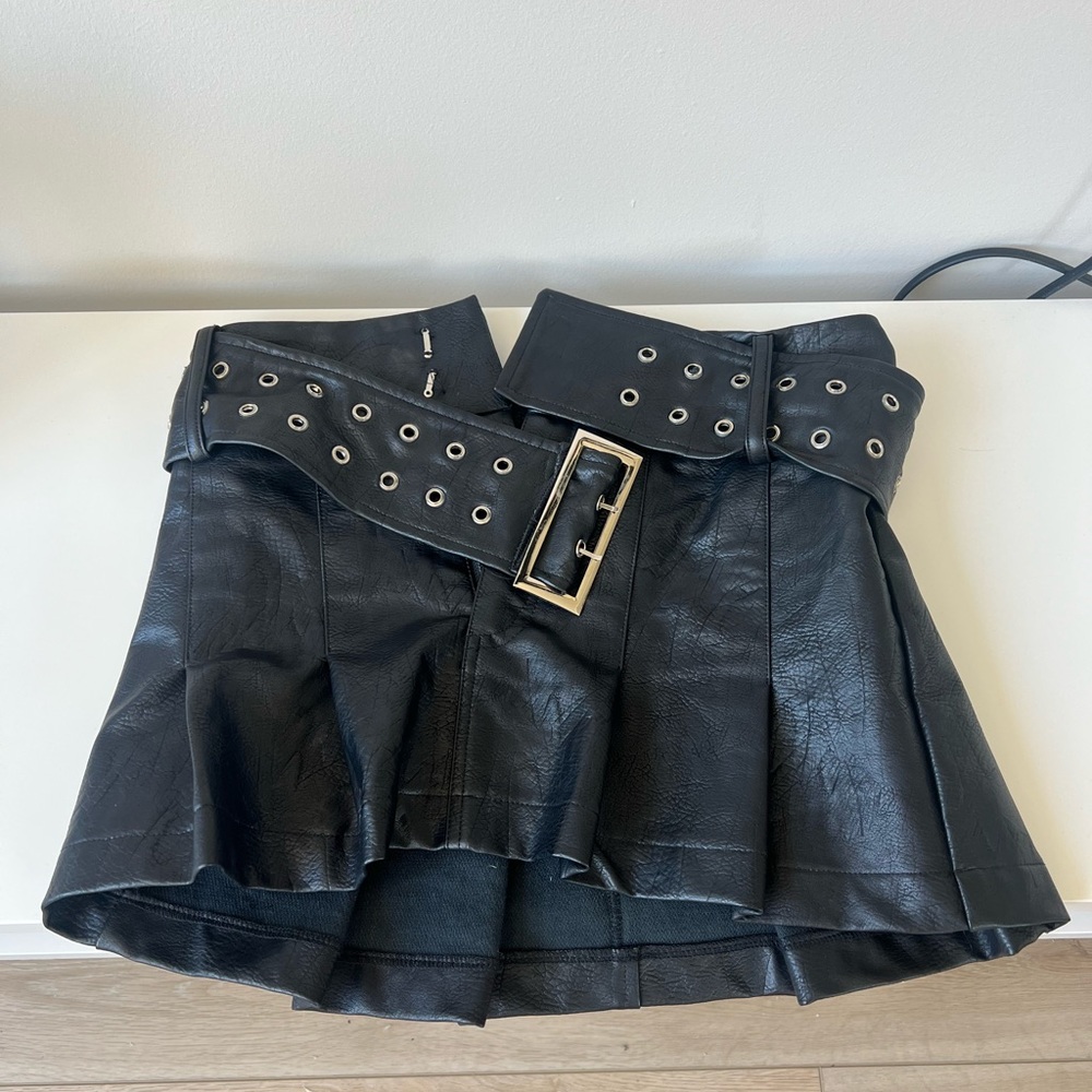 Princess Polly Black Pleated Skirt with Belt